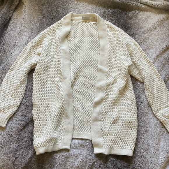 Soft knitted cardigan - Picture 1 of 3